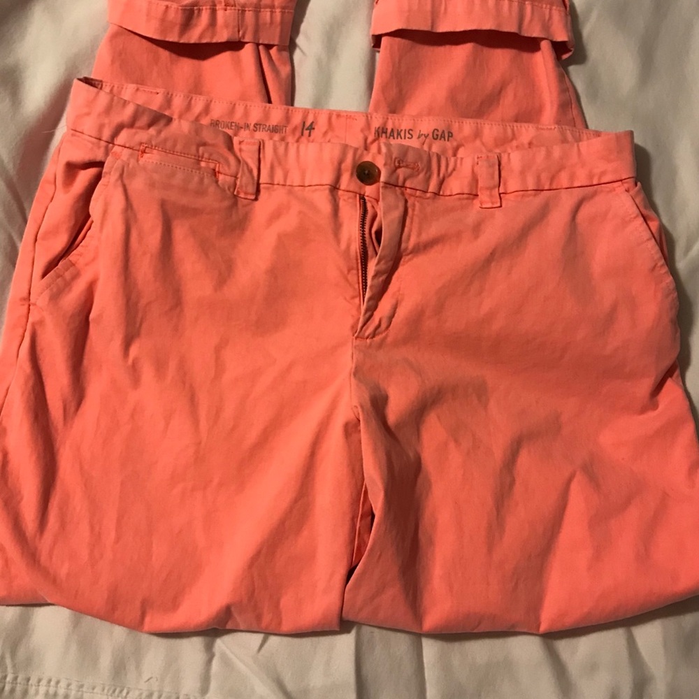 🌸 Gap relaxed khaki 14 broken in straight